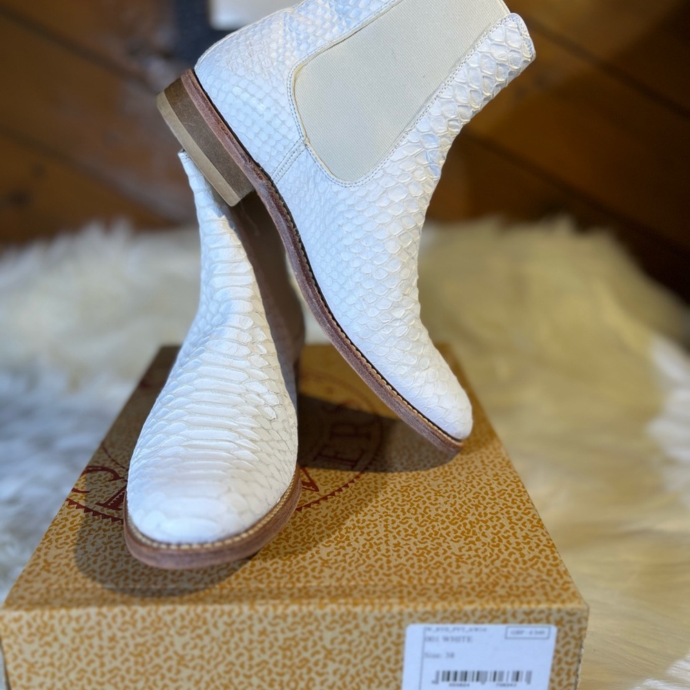 Penelope Chilvers White Python Textured Ankle Boo… - image 9